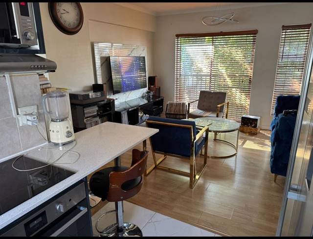 2 BEDROOM PROPERTY TO RENT IN NORTHCLIFF